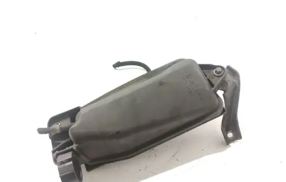 Vacuum air tank