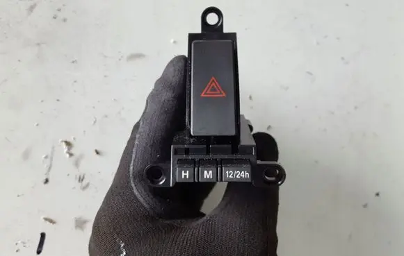 Mazda 3 II Hazard light switch