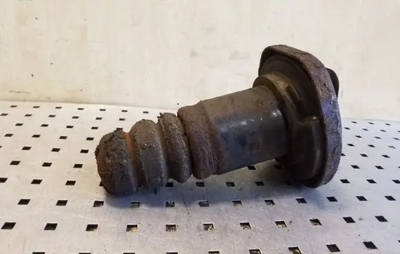 Volvo XC60 Rear coil spring rubber mount 6G915599BAA