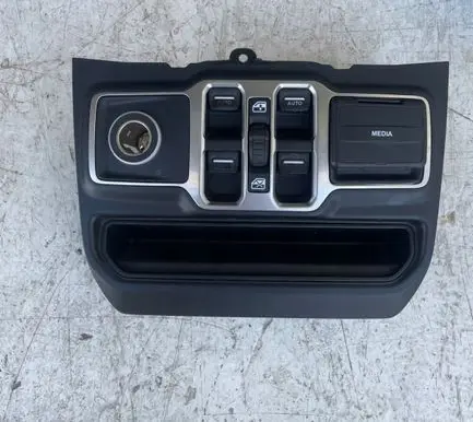Jeep Wrangler Central console control unit 6FN19TX7AA