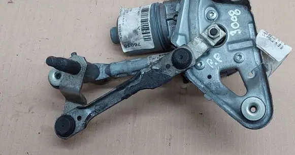 Peugeot 3008 I Front wiper linkage and motor 
