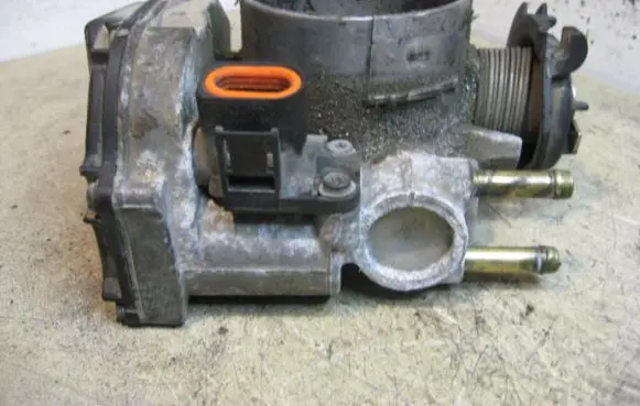 Volkswagen Sharan Throttle valve 28I