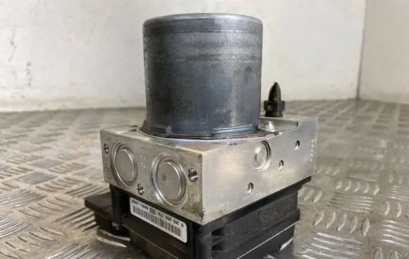BMW 5 E60 E61 ABS Pump 6769707 6769709 6758743