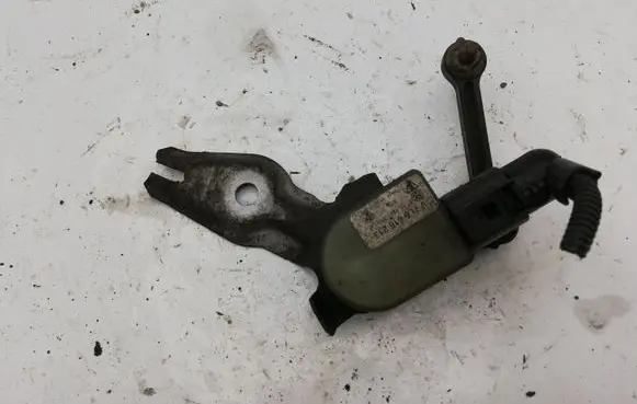 Volkswagen Touareg I Headlight/headlamp level sensor 7L6616213