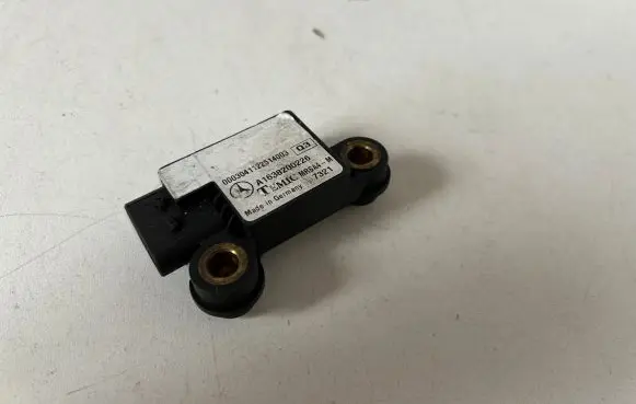 Mercedes-Benz ML W163 Airbag deployment crash/impact sensor A1638200226