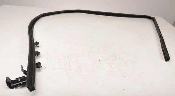 Land Rover Defender Front door rubber seal L8B2-21596-B