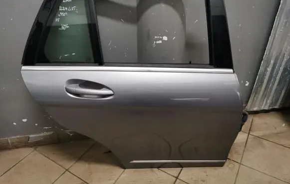 Mercedes-Benz C W204 Rear door 