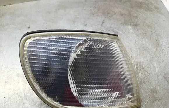 Audi A6 S6 C4 4A Front indicator light 