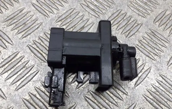Peugeot 407 Valve vacuum 