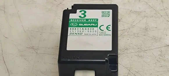 Subaru Outback Antenna control unit 88831AG030 43392MHZ 2513009020