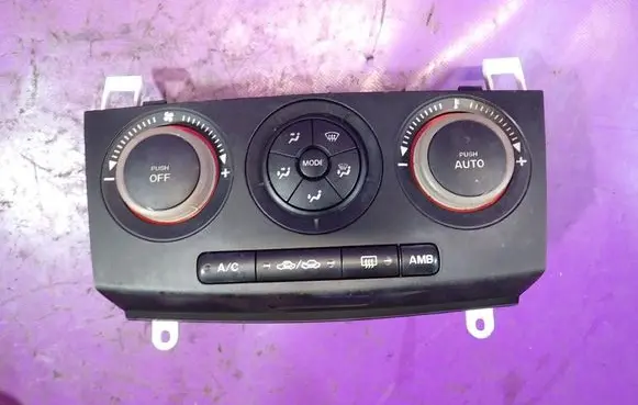 Mazda 3 I Climate control unit 