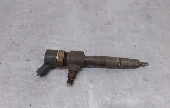 Alfa Romeo 159 Fuel injector 0445110276