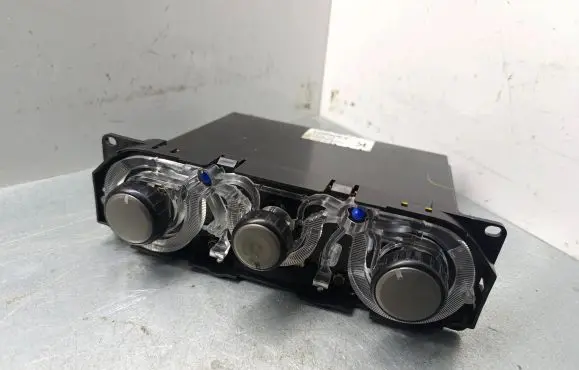 Mitsubishi Grandis Climate control unit 7820a207