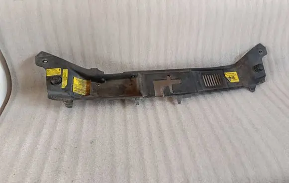 Volvo S40 Radiator trim 30674608 30674609