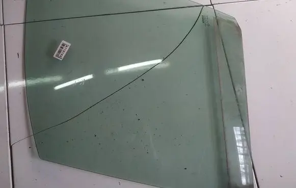 Renault Scenic I Front door window glass four-door AS2
