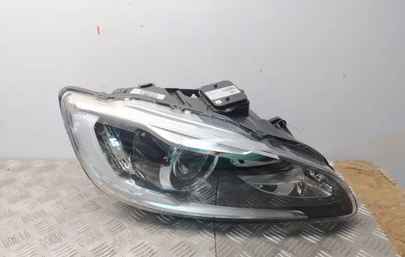 Volvo V60 Headlight/headlamp 31420262