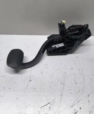 BMW X2 F39 Brake pedal 6856596 19929610