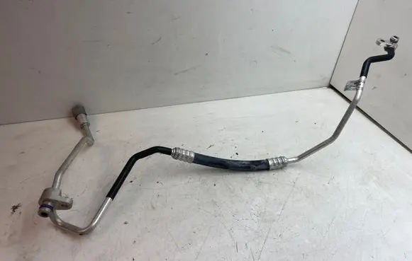 Audi A4 S4 B9 Air conditioning (A/C) pipe/hose 8W1816720