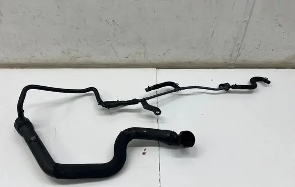 Engine coolant pipe/hose