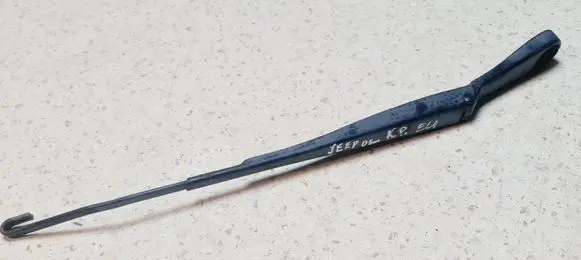 Jeep Cherokee III KJ Front wiper blade arm 55155937AC
