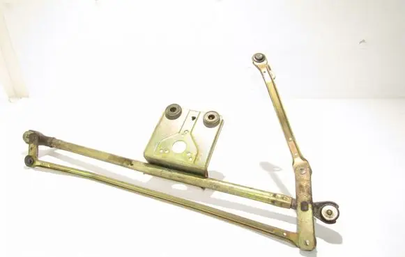 Saab 9-5 Front wiper linkage 