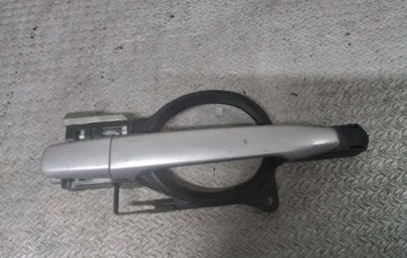Mitsubishi Lancer VIII Front door exterior handle