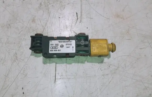 Audi A4 S4 B6 8E 8H Airbag deployment crash/impact sensor 8E0959651 023130E0KP3S 070102