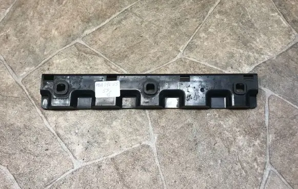 BMW 6 E63 E64 Fender mounting bracket 7072876