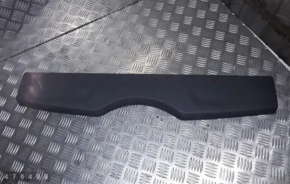 Parcel shelf