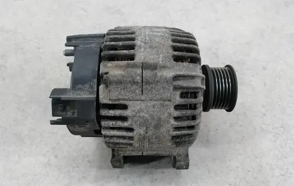 Volkswagen Golf V Generator/alternator 036903024H