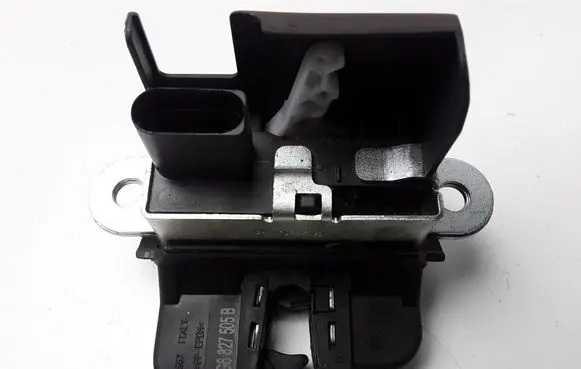 Volkswagen Golf VII Loading door lock 5G6827505B