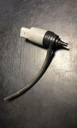 BMW 5 E60 E61 Windscreen/windshield washer pump 6934159