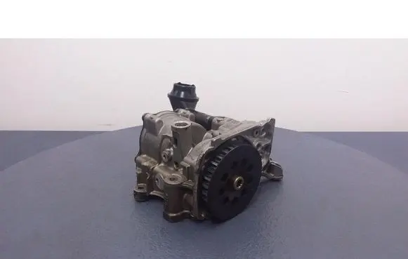 Volkswagen PASSAT B8 Oil pump 04L145208K