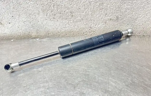 Volvo V70 Tailgate/trunk strut/damper 30674494