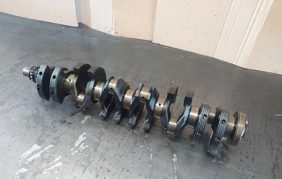 BMW 5 E39 Crankshaft 1714481