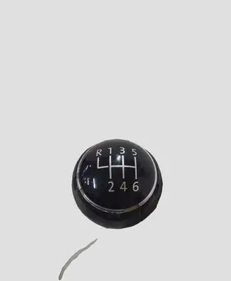 Volkswagen Jetta V Gear lever shifter trim leather/knob