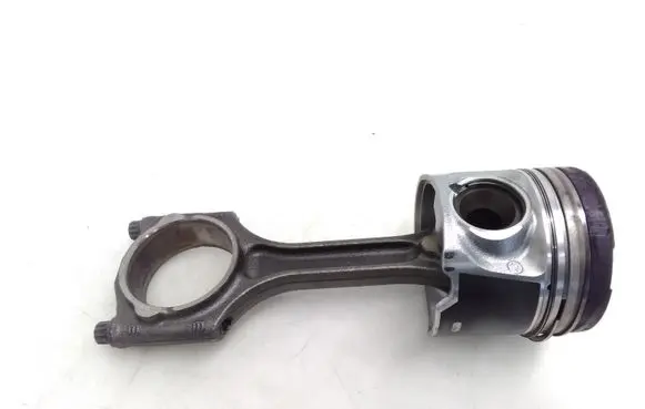 Volvo XC60 Piston with connecting rod 