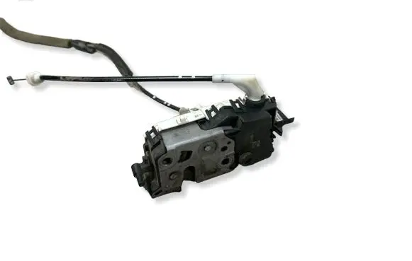 Peugeot Partner Front door lock 828405