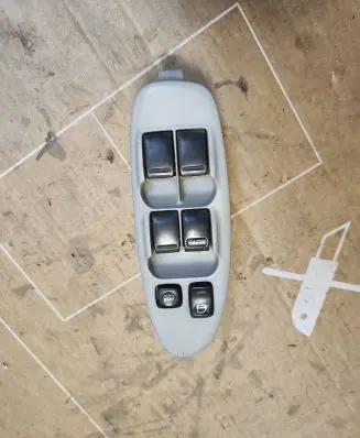 Nissan Almera Tino Electric window control switch 80961BU400