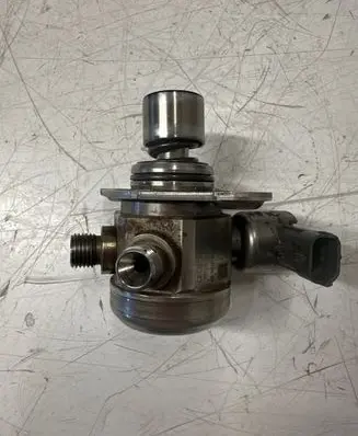 Jaguar XF Fuel injection high pressure pump 0261520135