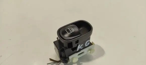 Mercedes-Benz C W203 Electric window control switch A2038200210