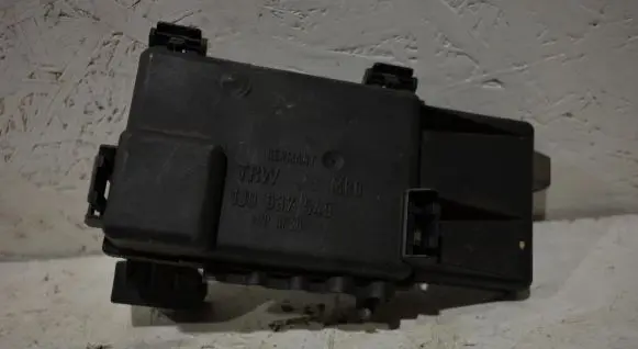 Audi A3 S3 8L Fuse module 1J0937549