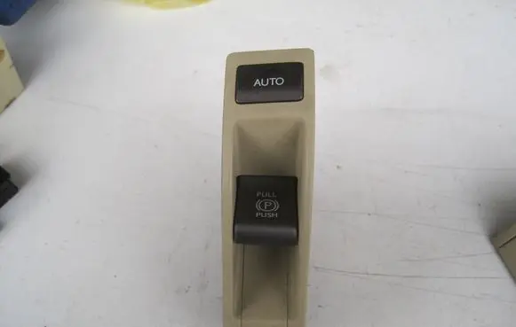 Lexus LS 460 - 600H Hand parking brake switch 191646