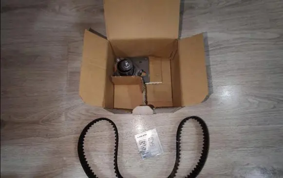 Volvo S40, V40 Timing belt 30777408