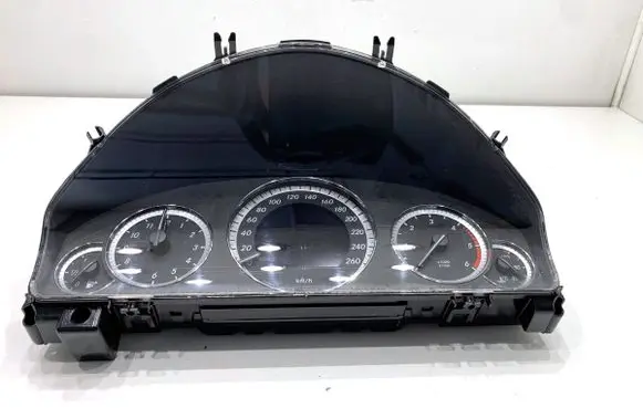 Mercedes-Benz E W212 Speedometer (instrument cluster) A2129004104