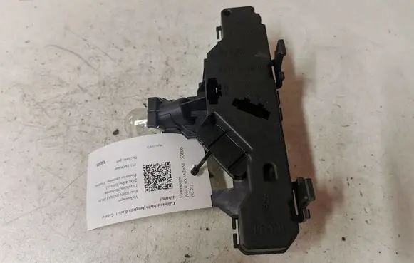 Volkswagen Polo III 6N 6N2 6NF Tail light bulb cover holder 962566 6N0945258
