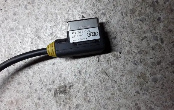 Audi A6 S6 C7 4G USB socket connector 4F0051510AL
