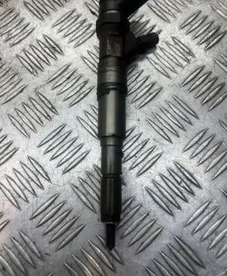 BMW 7 E65 E66 Fuel injector 0445110122