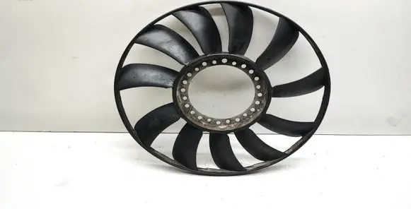 Volkswagen PASSAT B5.5 Fan impeller 058121301E