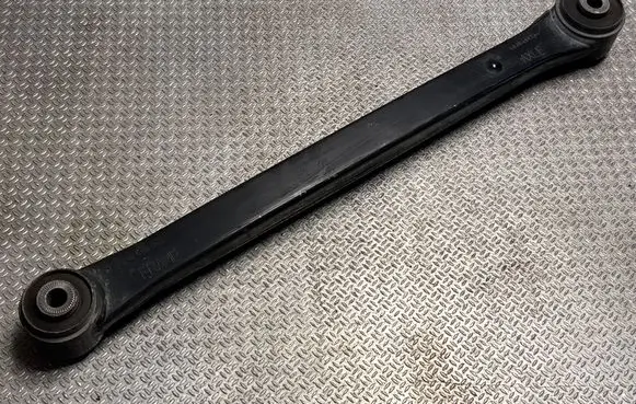 Rear control arm